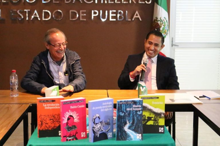 Reciben planteles del COBAEP colección de libros para fomentar lectura