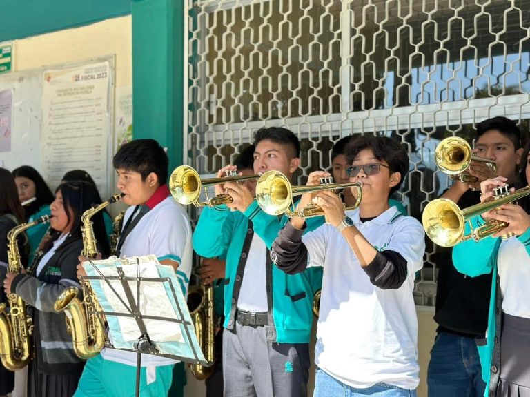 Con entrega de instrumentos, COBAEP fortalece el desarrollo de las juventudes